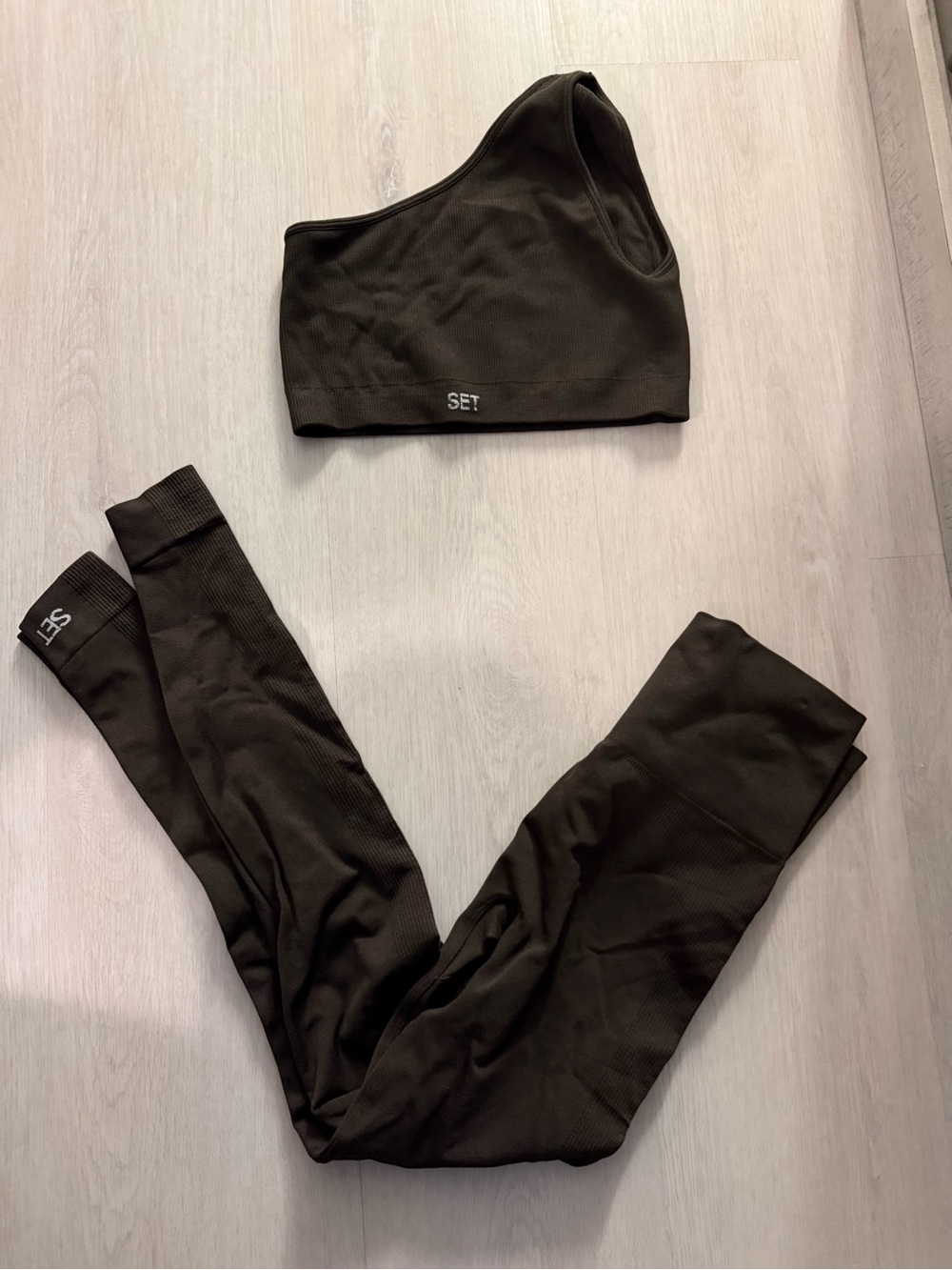 SET Active One-Shoulder Sports Bra & High-Waist Leggings in Espresso